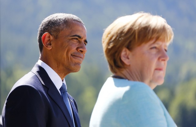 Nguồn: REUTERS/Matthias Schrader. Tổng thống Mỹ Barack Obama và Thủ tướng Đức Angela Merkel phát biểu sau khi ký kết tuyên bố chung tại Hội nghị G7 ở Kuren, Đức ngày 7 tháng 6 năm 2015